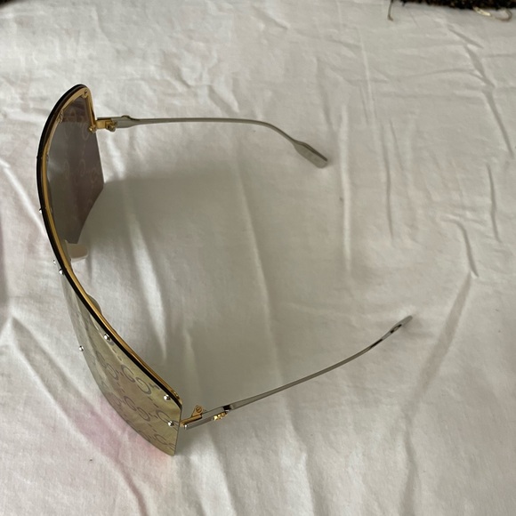 Gucci Authentic Large Shield Sunglasses - Picture 6 of 7